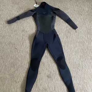 Brand new roxy wetsuit- women’s. Size 4 never worn, tags still on. 4/3mm liner